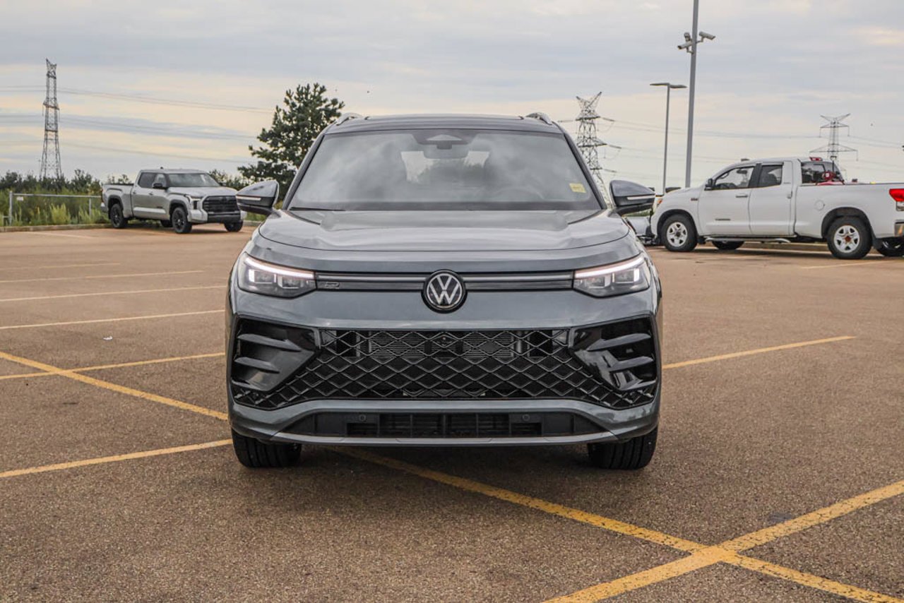 2026 Volkswagen Tiguan Highline Turbo R-Line 4MOTION Grey Sherwood Park - photo #2