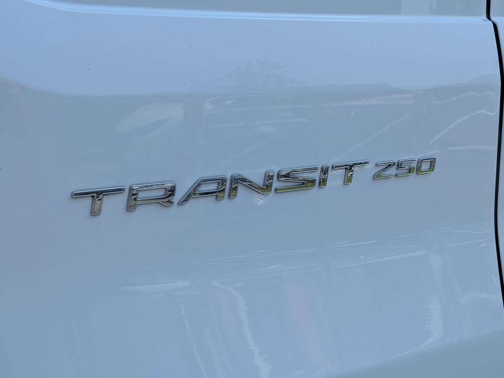 2022 Ford Transit Cargo Van T-250 130" Med Rf 9070 GVWR RWD White Val-David - photo #35