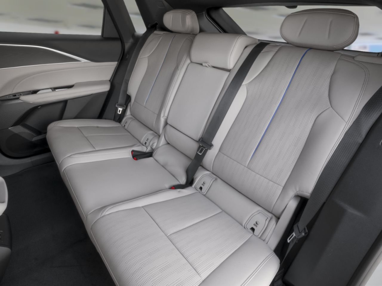 2027 CADILLAC LYRIQ 4 portes - Sport Red Sherbrooke - photo #6
