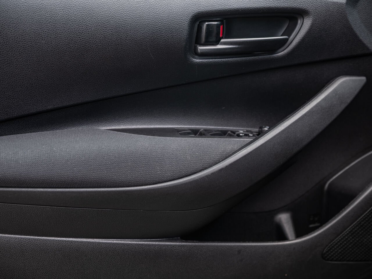 2022 Toyota Corolla Black Sainte-Julienne - photo #7