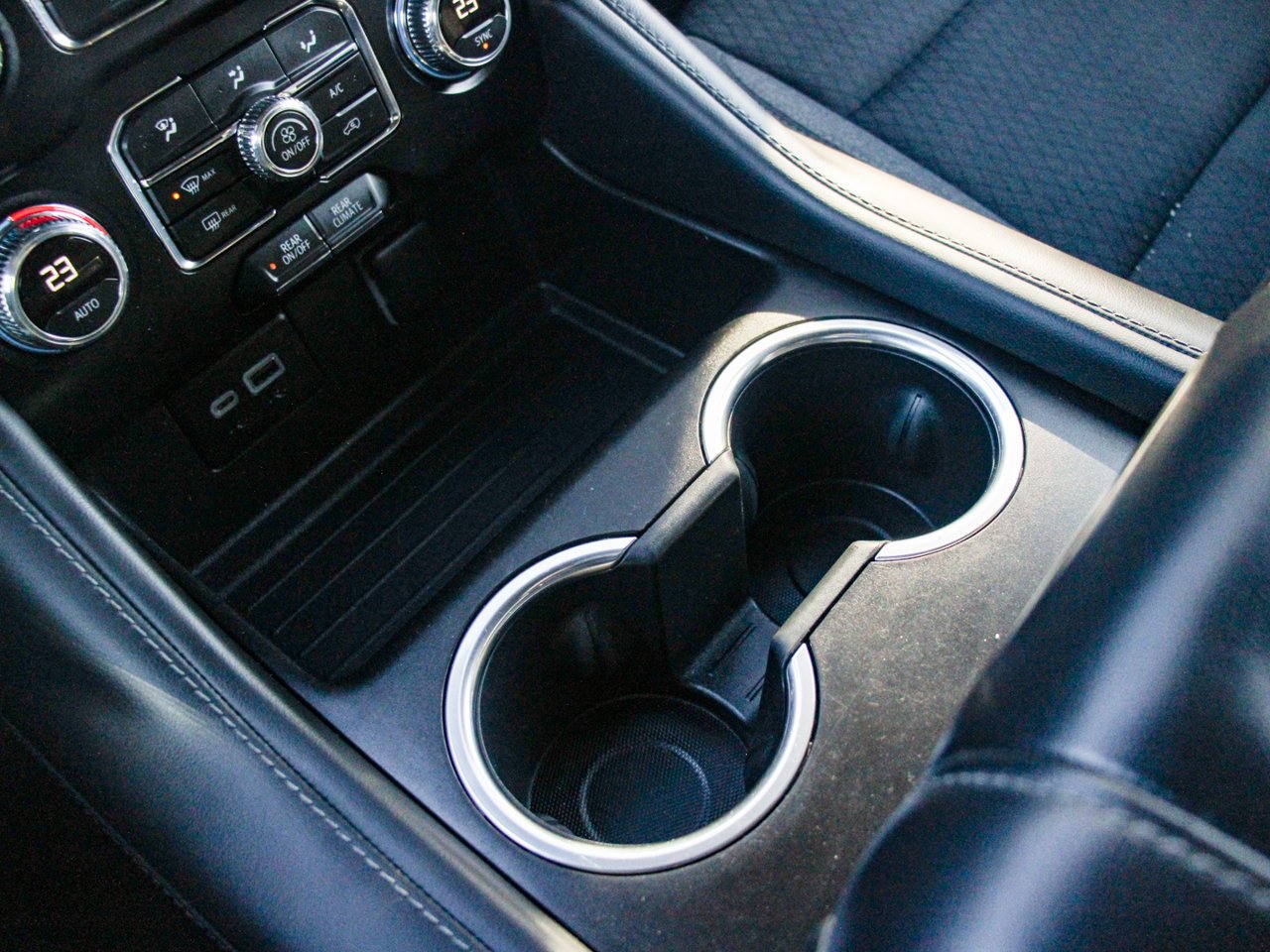 2023 GMC Yukon 4WD 4dr SLE Grey Sherwood Park - photo #25