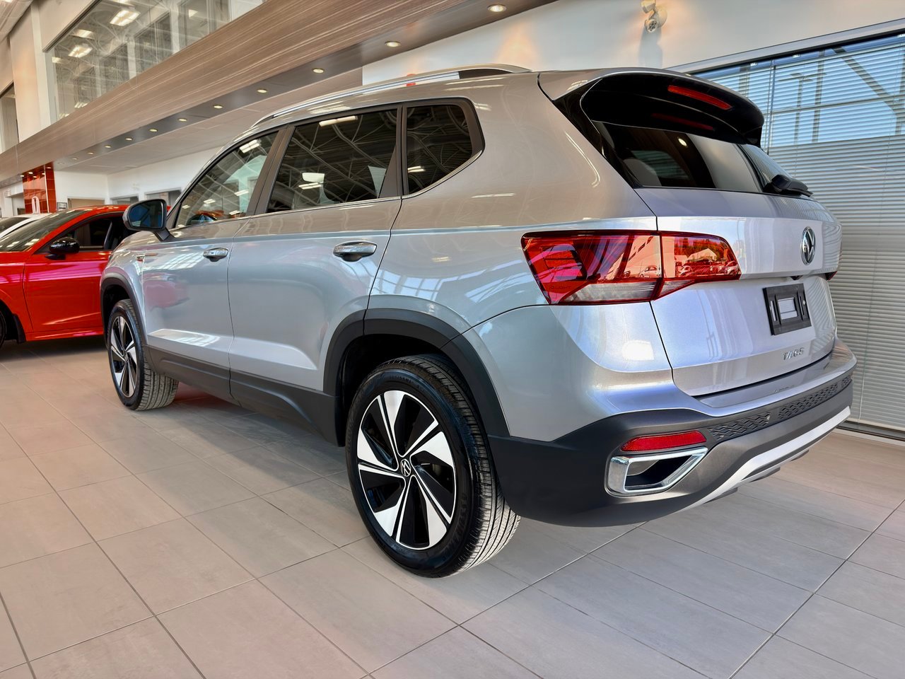 2023 Volkswagen Taos Blue Notre-Dame-des-Prairies - photo #8