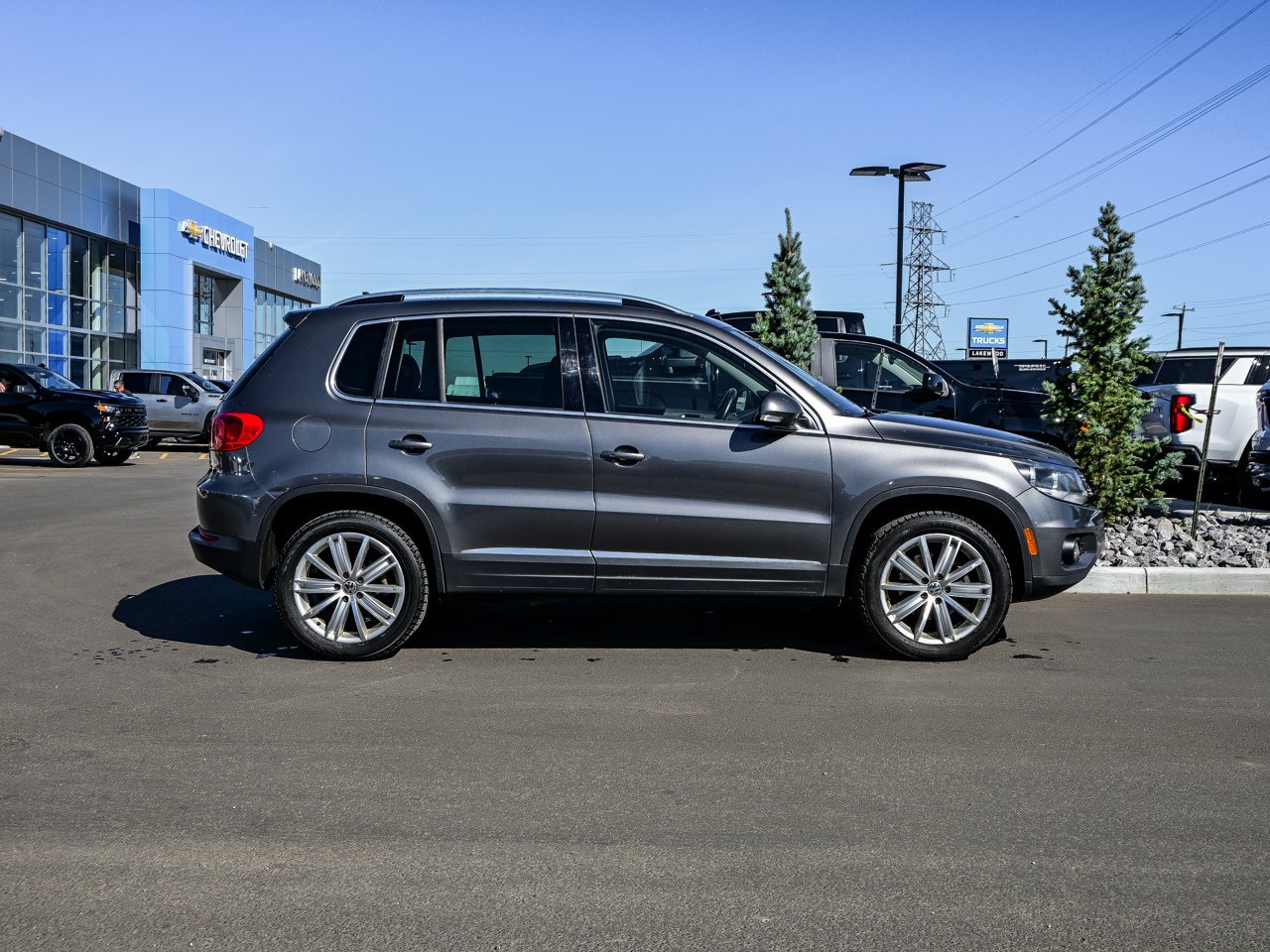 2015 Volkswagen Tiguan 4MOTION 4dr Auto Trendline gray Sherwood Park - photo #14