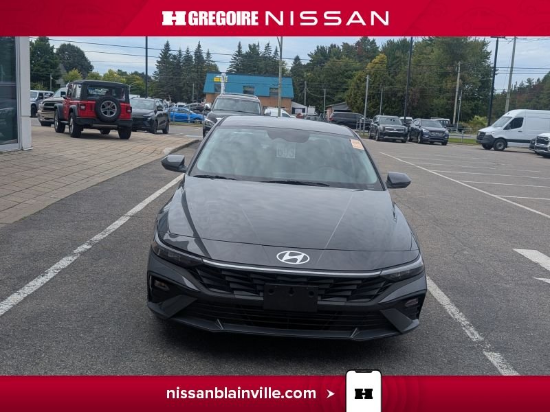 2025 Hyundai Elantra Grey Laval - photo #2