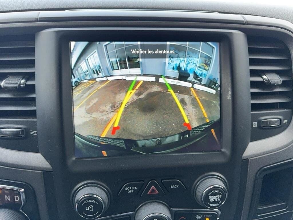 2020 Ram 1500 Classic Express Black Baie-Comeau - photo #14