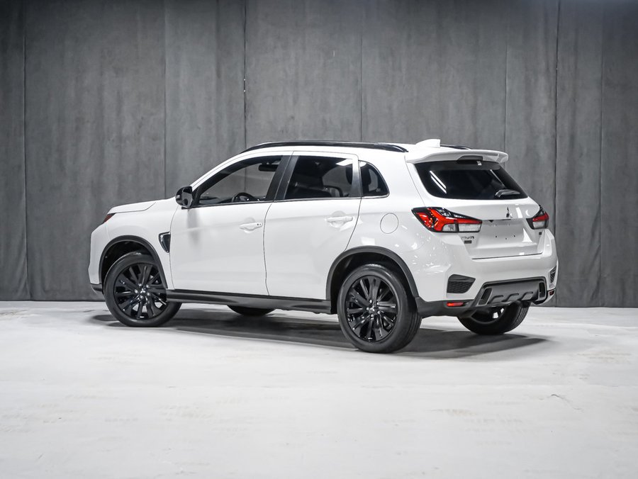 2021 Mitsubishi RVR SEL-AWD White