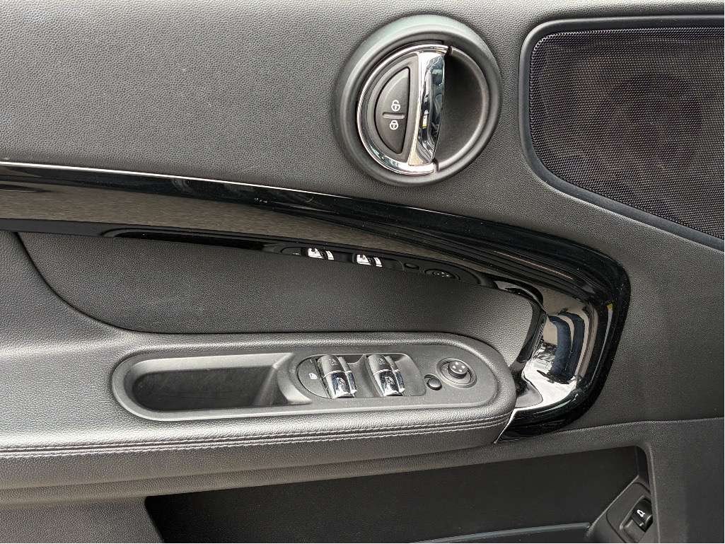 2019 MINI Countryman Black Gatineau - photo #10