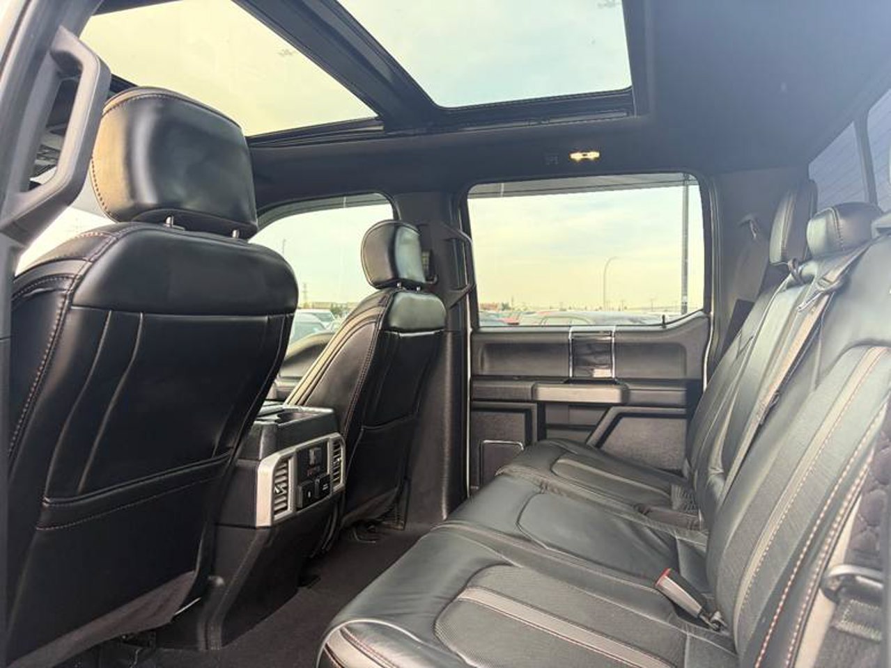 2020 Ford Super Duty F-350 SRW Platinum 4WD Crew Cab 6.75' Box Sherwood Park - photo #5