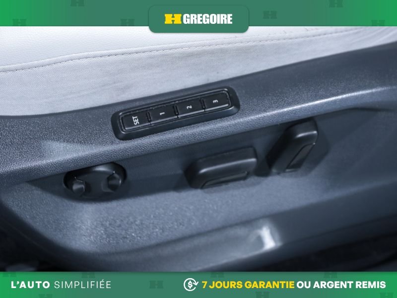 2019 Volkswagen Tiguan Silver Blainville - photo #16