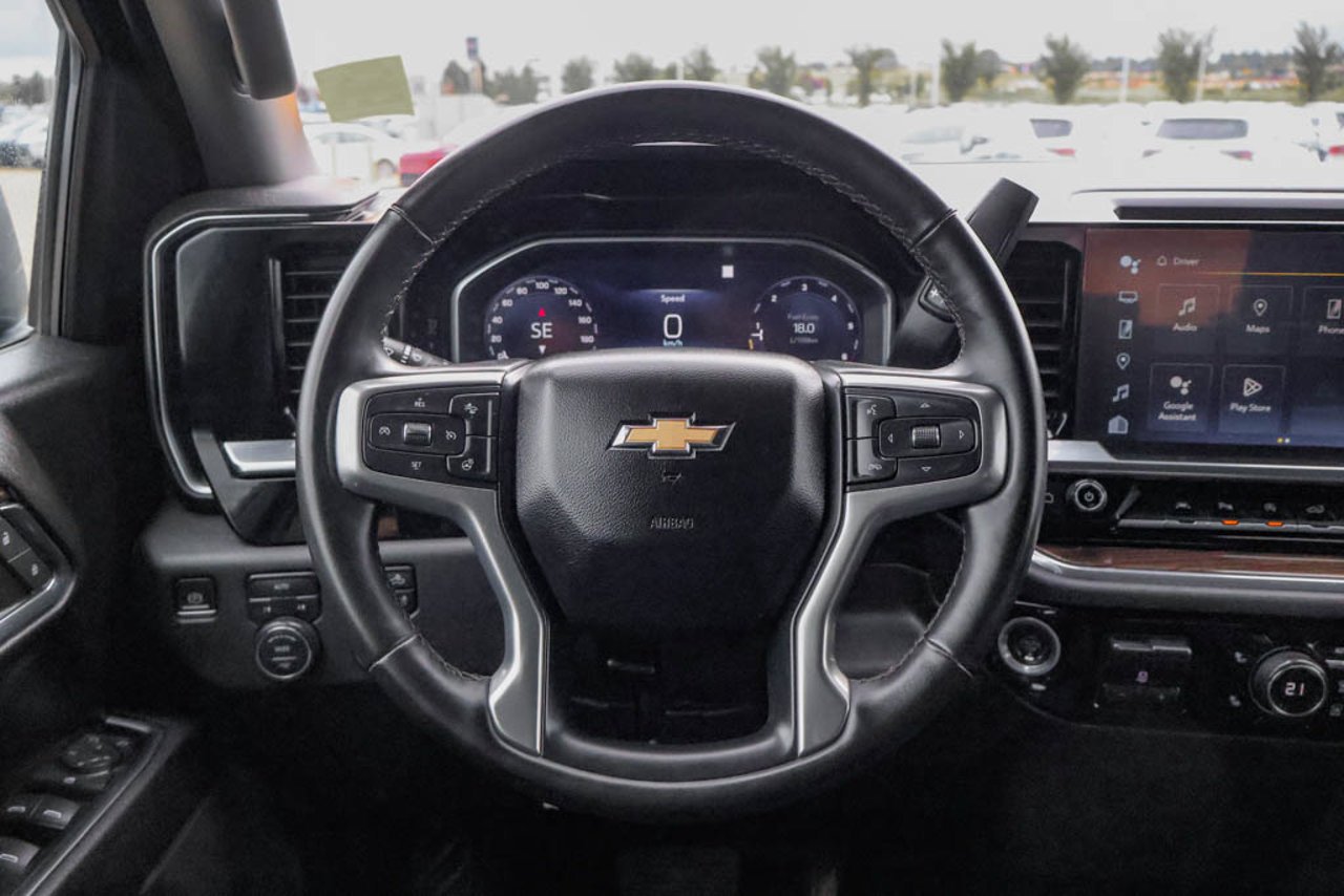 2023 Chevrolet Silverado 1500 4WD Crew Cab 147 LT Grey Sherwood Park - photo #19