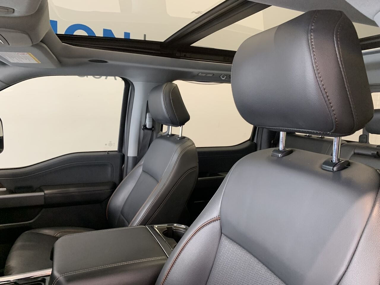 2025 Ford Super Duty F-250 SRW LARIAT LARIAT cabine 6 places 4RM caisse de 6,75 pi Grey Châteauguay - photo #31