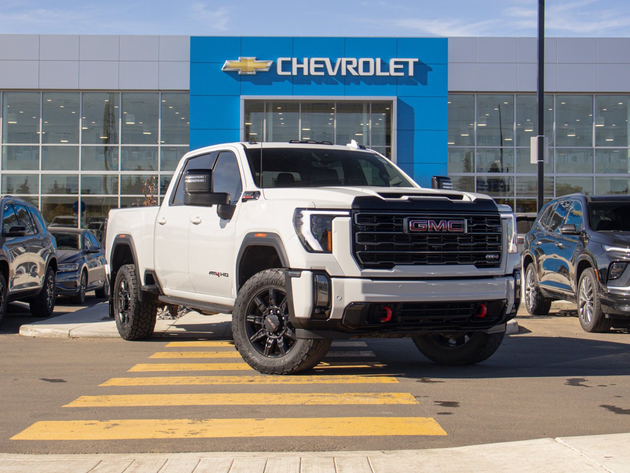 2024 GMC Sierra 2500HD 4WD Crew Cab 159 AT4 White Sherwood Park - photo #1
