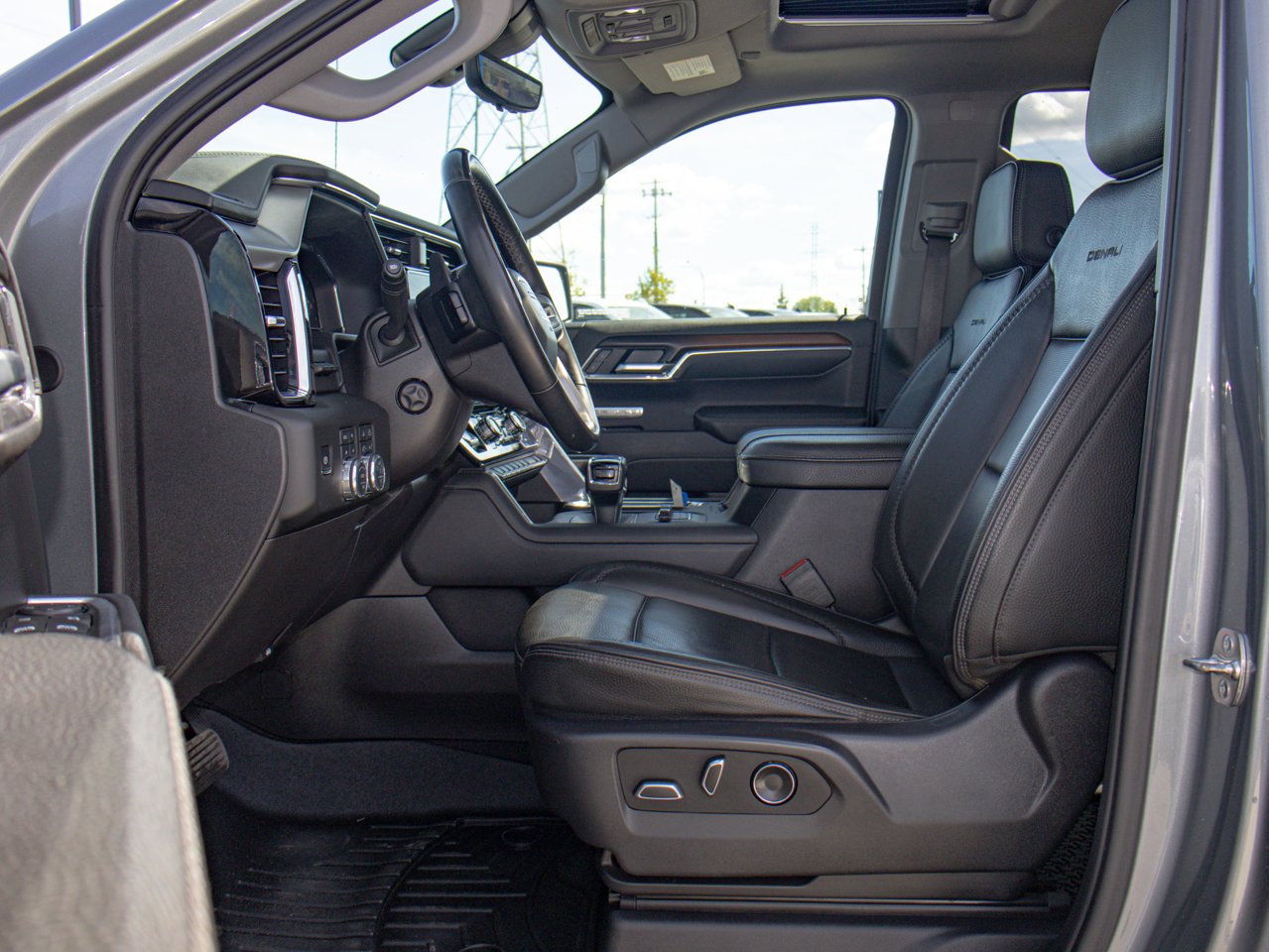2025 GMC Sierra 1500 4WD Crew Cab 147 Denali Grey Sherwood Park - photo #18