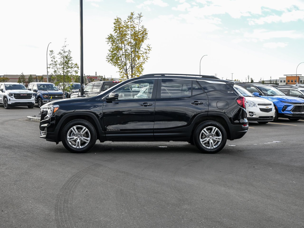 2024 GMC Terrain AWD 4dr SLE Black Sherwood Park - photo #9