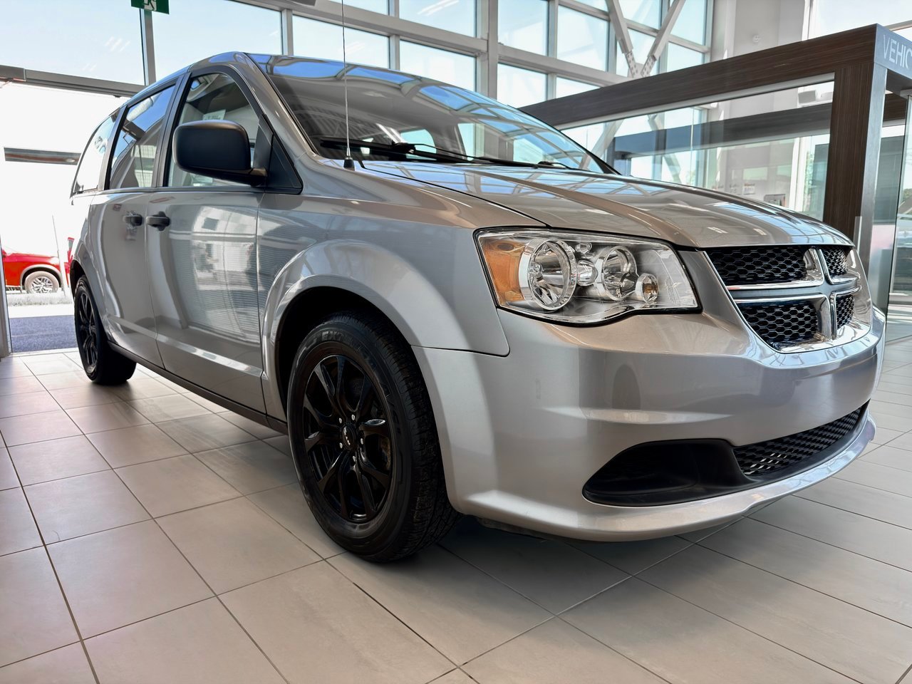 2019 Dodge Grand Caravan Notre-Dame-des-Prairies - photo #2