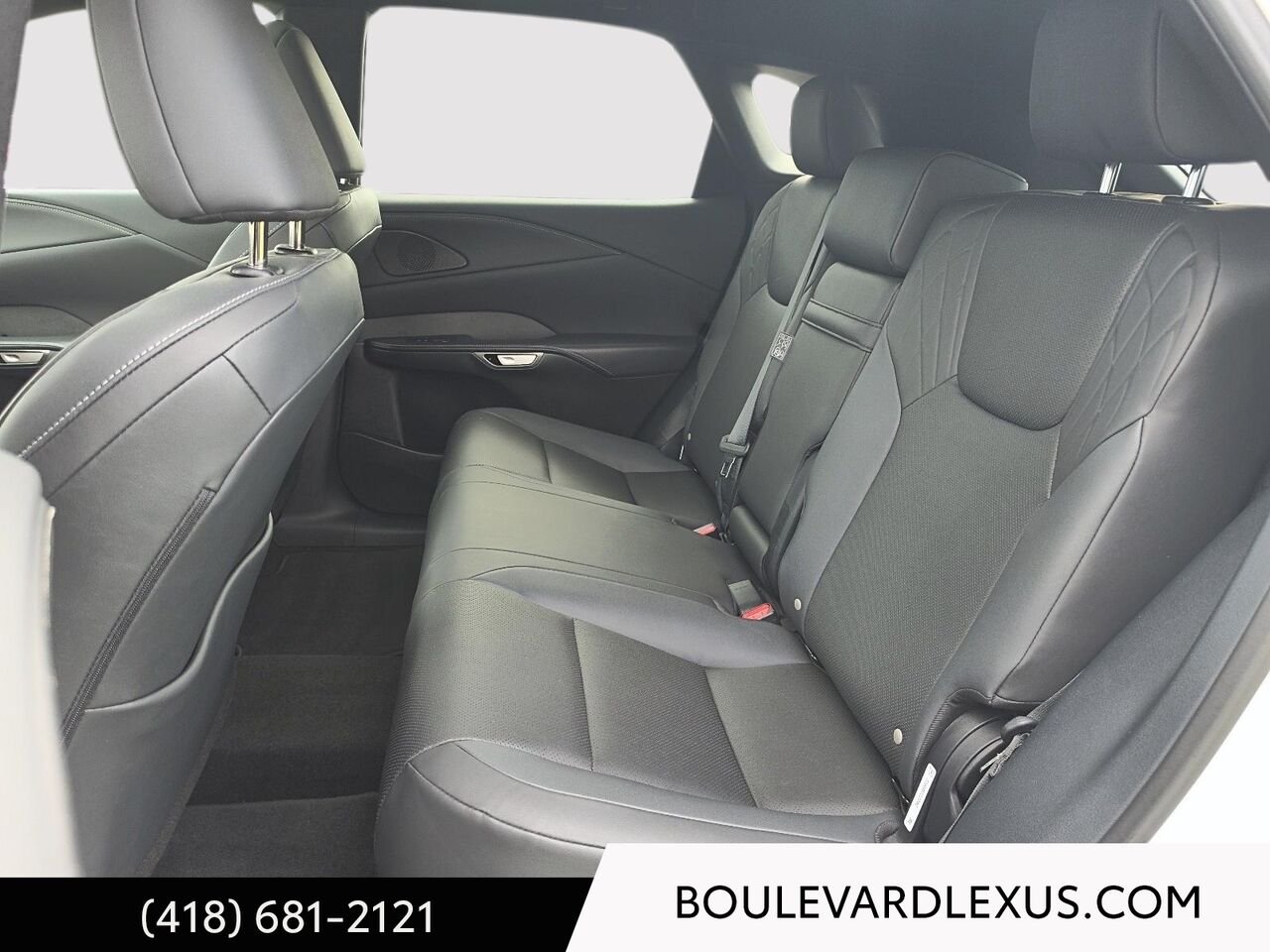 2025 Lexus RX 601192 | RX 350h BA White Quebec - photo #19