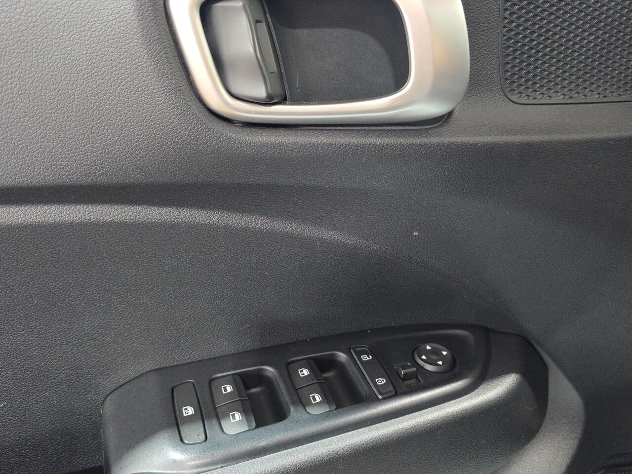 2021 Hyundai Venue Preferred IVT, volant chauffant, commande audio au volant, Apple Carplay Silver Val-David - photo #13