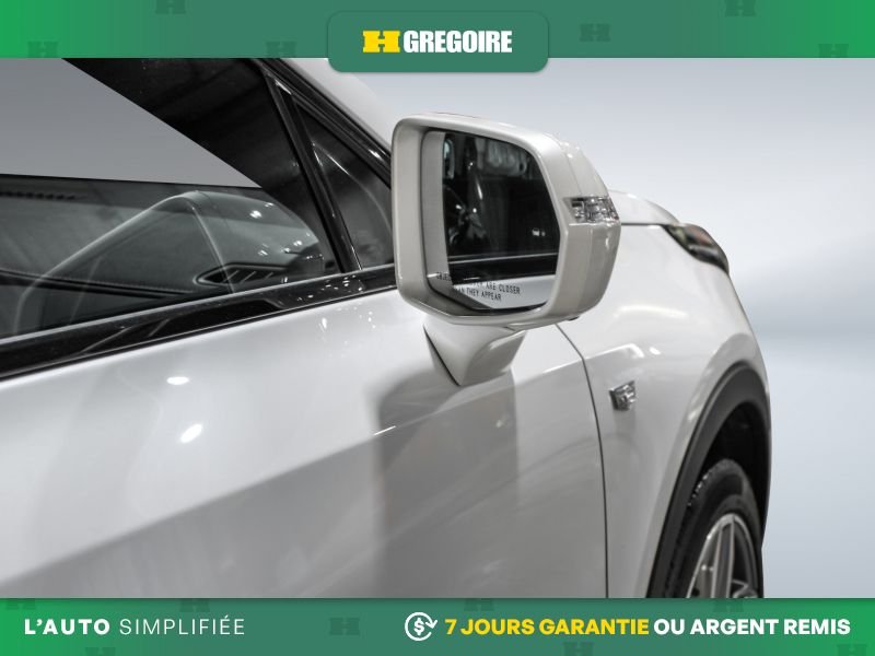 2020 Cadillac XT4 White Blainville - photo #13