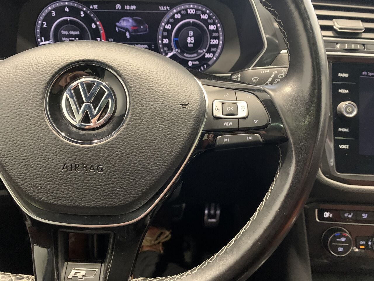2019 Volkswagen Tiguan R-LINE Grey Châteauguay - photo #32