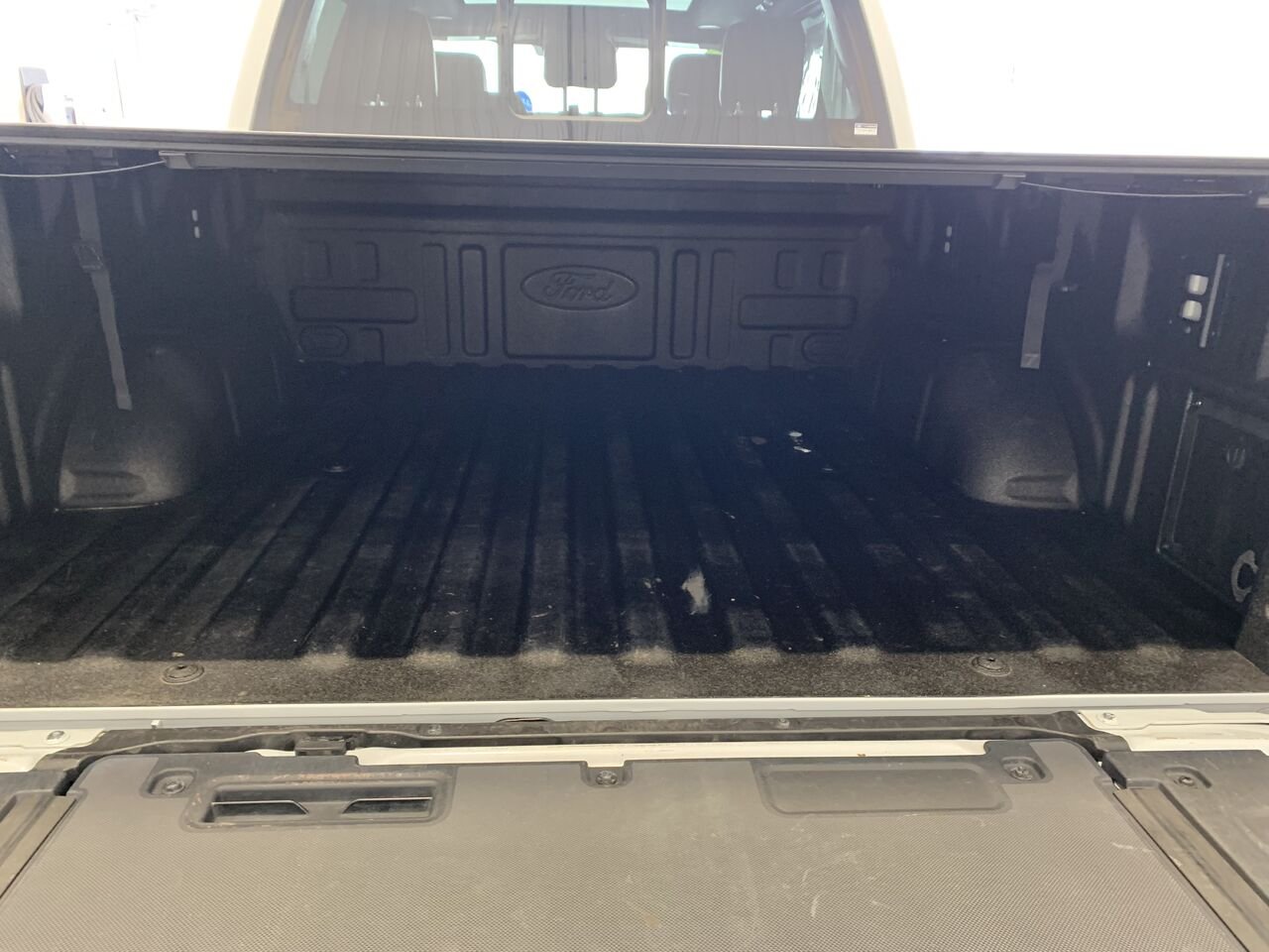 2024 Ford F-150 PLATINUM Grey Châteauguay - photo #12