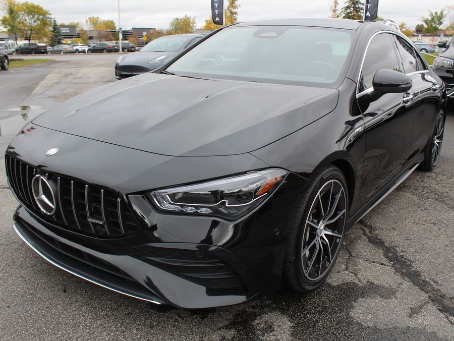 Mercedes-Benz CLA 35 CLA35 Amg sport Night Pack awd panoramic navi led 2025 Noir