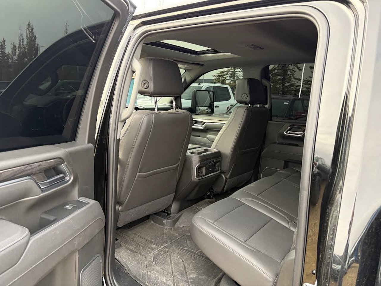 2025 Chevrolet Silverado 3500HD 4WD Crew Cab 159 LTZ Black Sherwood Park - photo #5