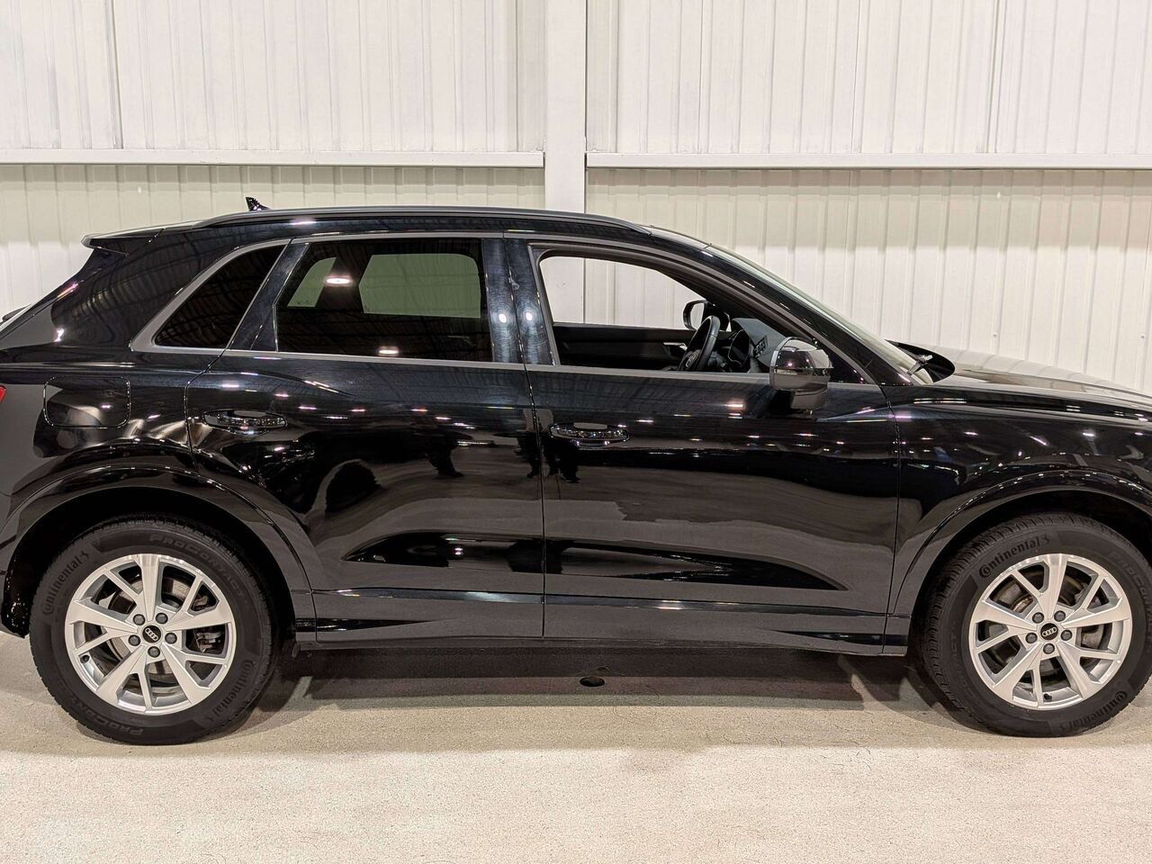 2023 Audi Q3 Komfort 45 TFSI quattro Black Val-David - photo #7