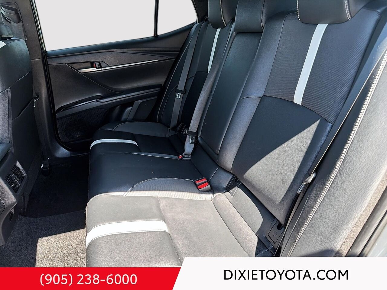 2025 Toyota Camry HYBRID SE UPGRADE AWD / CLEAN CARFAX / MOONROOF / ALLOY WHEELS / CARPLAY AND ANDROID AUTO Underground Mississauga - photo #19