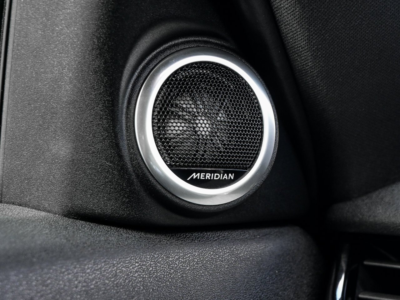 2020 Land Rover Range Rover Evoque P250 First Edition White Sherwood Park - photo #19
