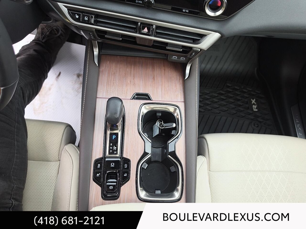 Lexus RX 19911A | RX 350 BA 2024 Argent Québec - photo #16