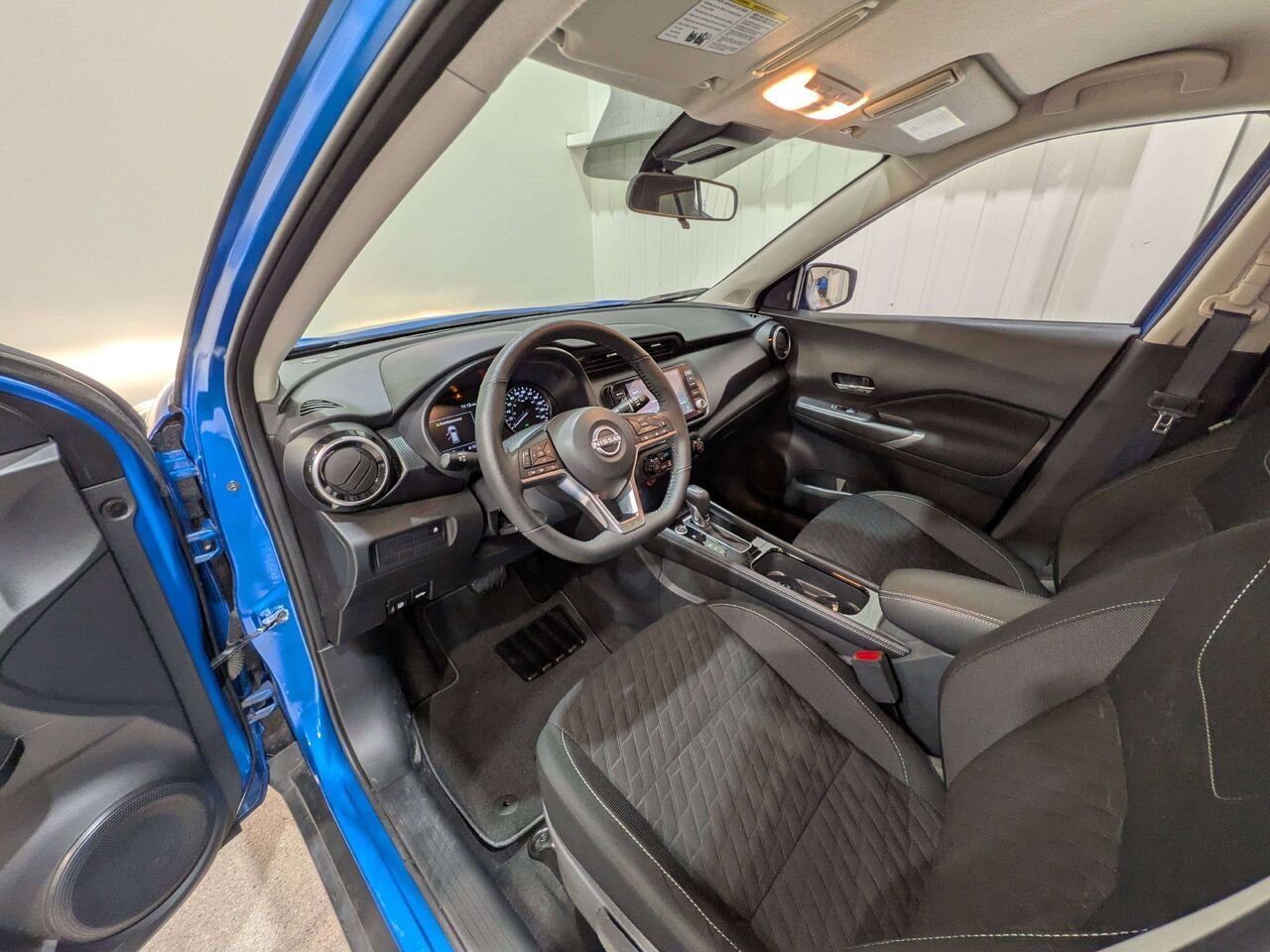 Nissan Kicks Play SV FWD 2025 Bleu Val-David - photo #9