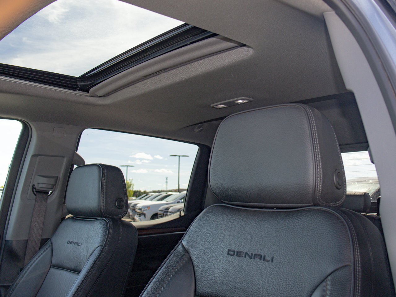2025 GMC Sierra 1500 4WD Crew Cab 147 Denali Grey Sherwood Park - photo #19