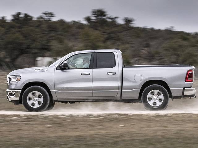 2024 RAM 1500 Silver Saint-Eustache - photo #2