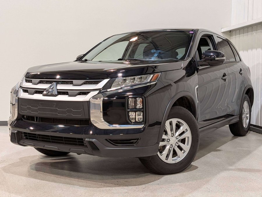 2025 Mitsubishi RVR Black
