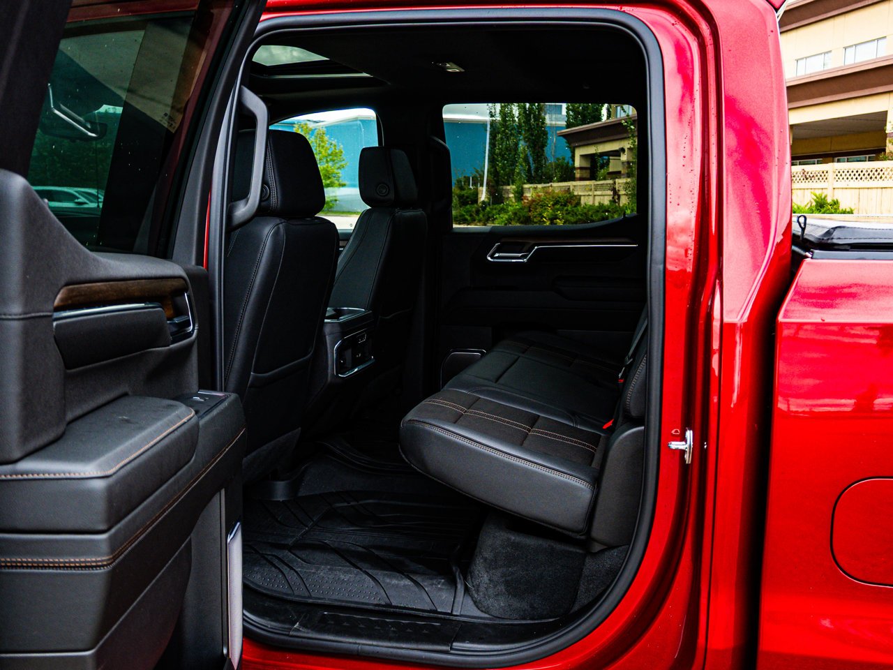 2024 Chevrolet Silverado 1500 4WD Crew Cab 147 High Country Red Sherwood Park - photo #31