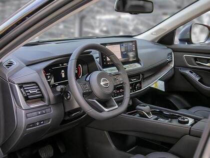 2025 Nissan Rogue 2-Tone Champagne Silver Metallic Blainville - photo #11