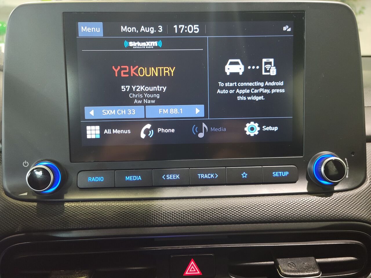 2022 Hyundai Kona White  - photo #21