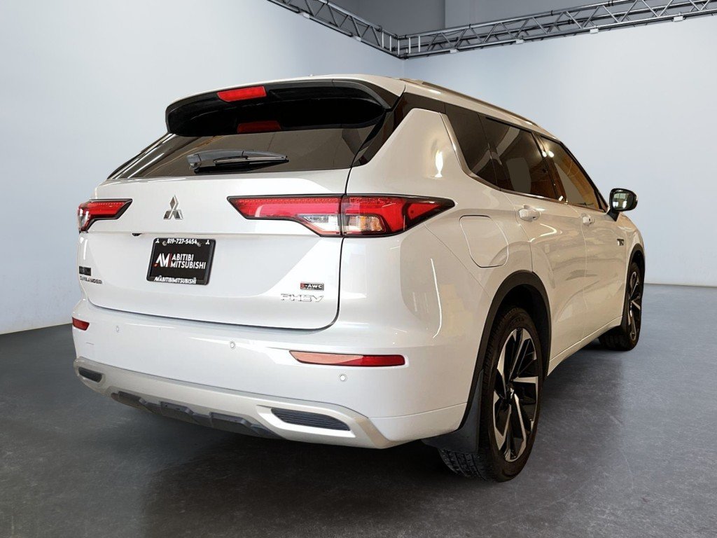 Mitsubishi OUTLANDER 2023 Blanc Mont-Laurier - photo #6