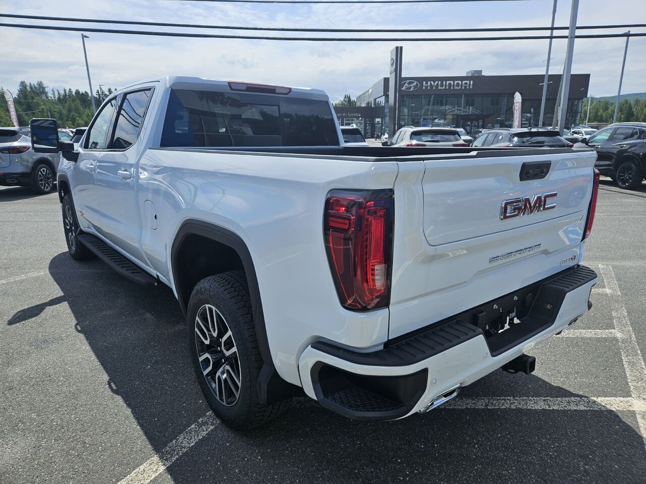 GMC Sierra 1500 AT4 cabine multiplace 4RM 157 po 2026 Blanc sommet Thetford Mines - photo #6