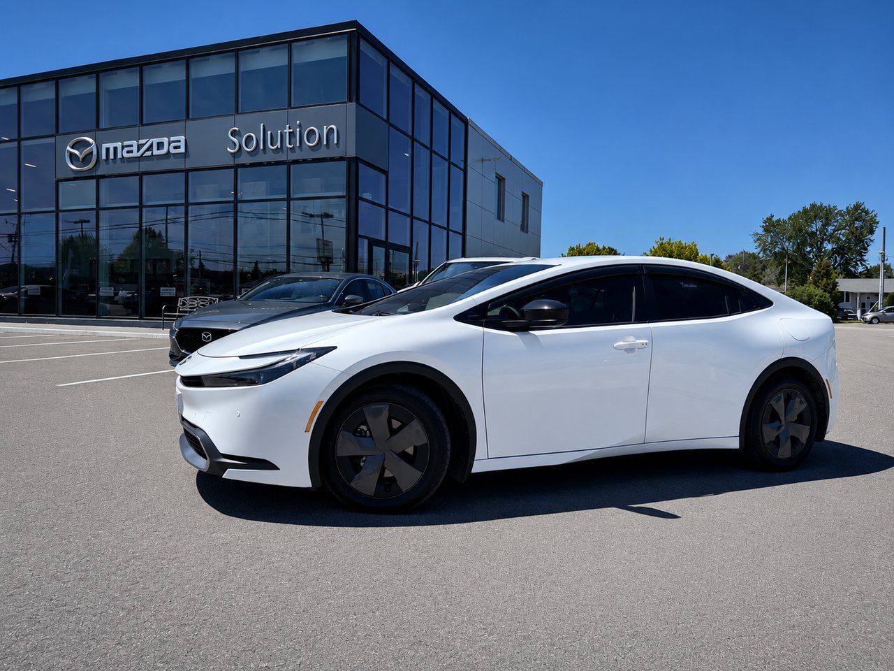 Toyota Prius hybride branchable JAMAIS ACCIDENTÉ / AUTONOMIE COMBINÉ DE PRES DE 980 KM 2025 Blanc Châteauguay - photo #0