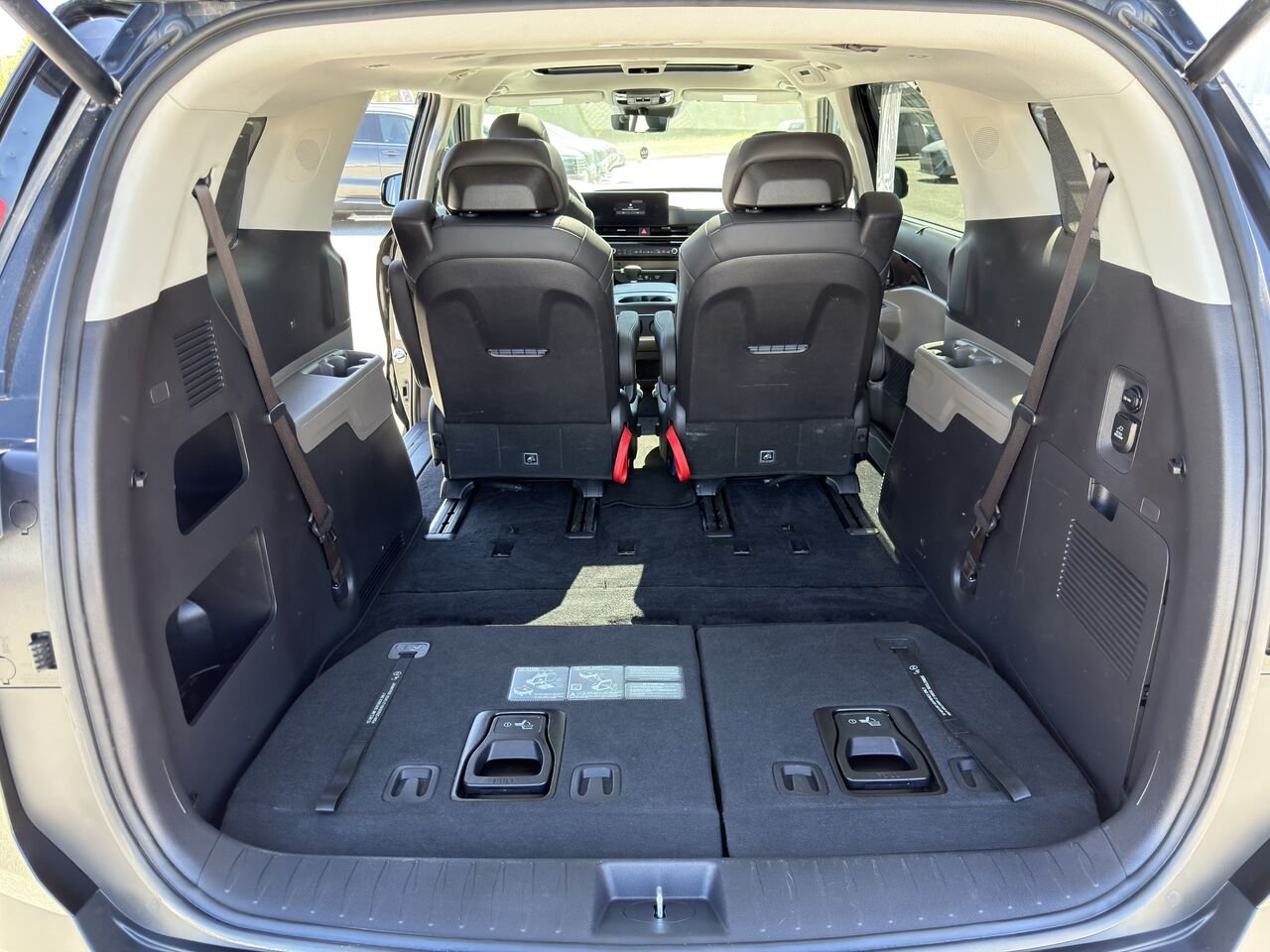 2025 Kia Carnival Black Thetford Mines - photo #15