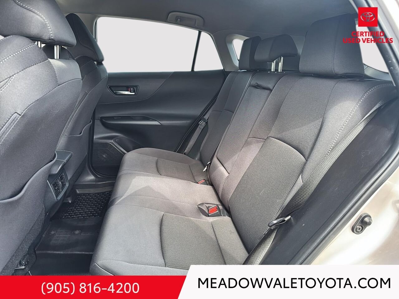 2021 Toyota Venza Hybird, New Tires , New Brakes in the front and back. Comes with Winter Tires and steel rims too! Grey Mississauga - photo #20