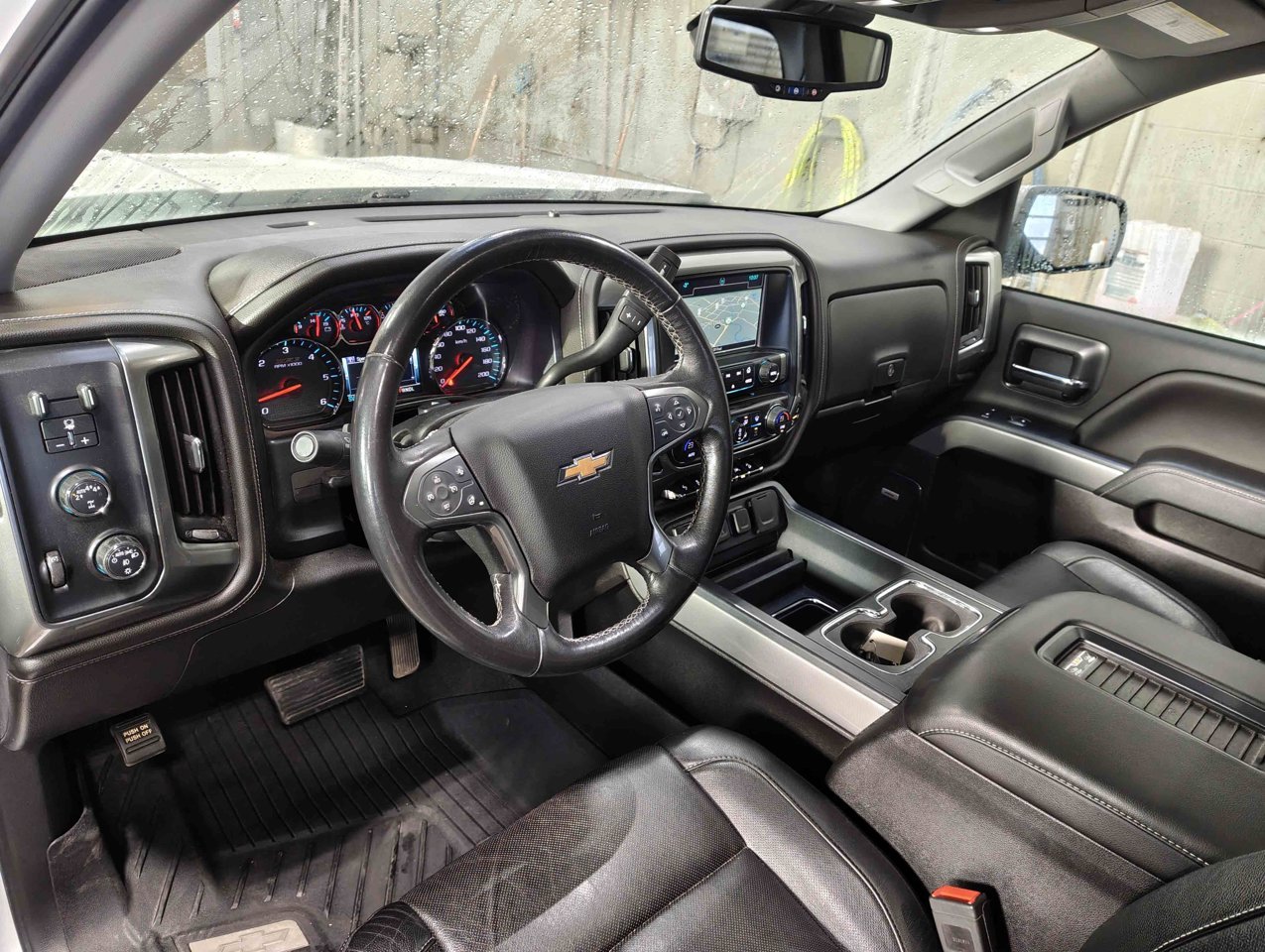 2018 Chevrolet Silverado 1500 4WD Crew Cab 153.0 LTZ w/2LZ White Sherwood Park - photo #6