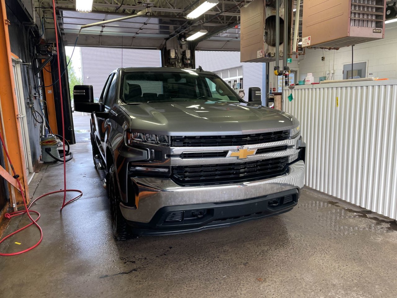 Chevrolet Silverado 1500 LT TRUE NORTH 4X4 V8 *SIÈGES CHAUFF* BEDLINER WIFI 2020 Gris Saint-Jérôme - photo #8