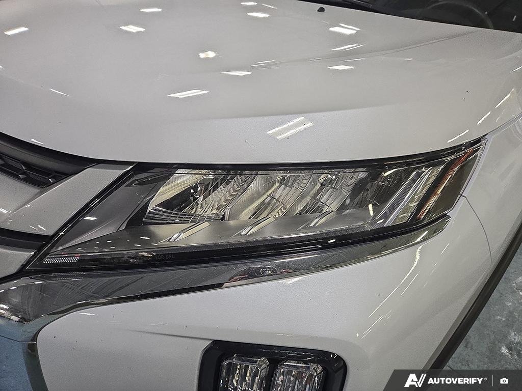 2025 Mitsubishi RVR 2602191A | ES, low kms, nearly new. White Edmonton - photo #7