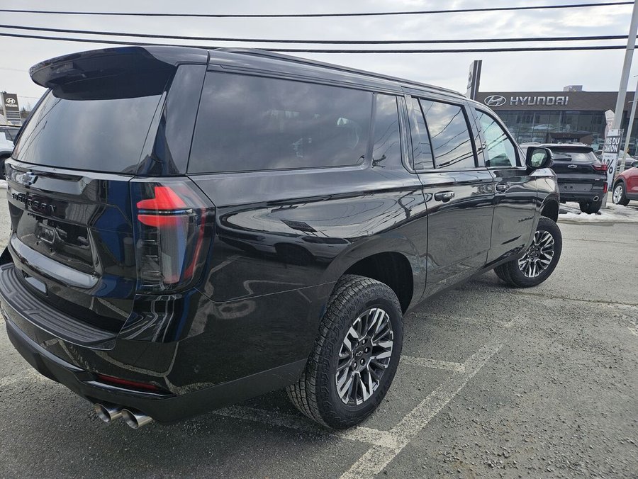 Chevrolet Suburban Z71 4 portes 4RM 2027 Noir