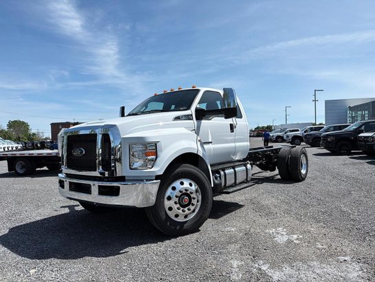 Ford Super Duty F-750 Straight Frame 2026 2026 Blanc Oxford