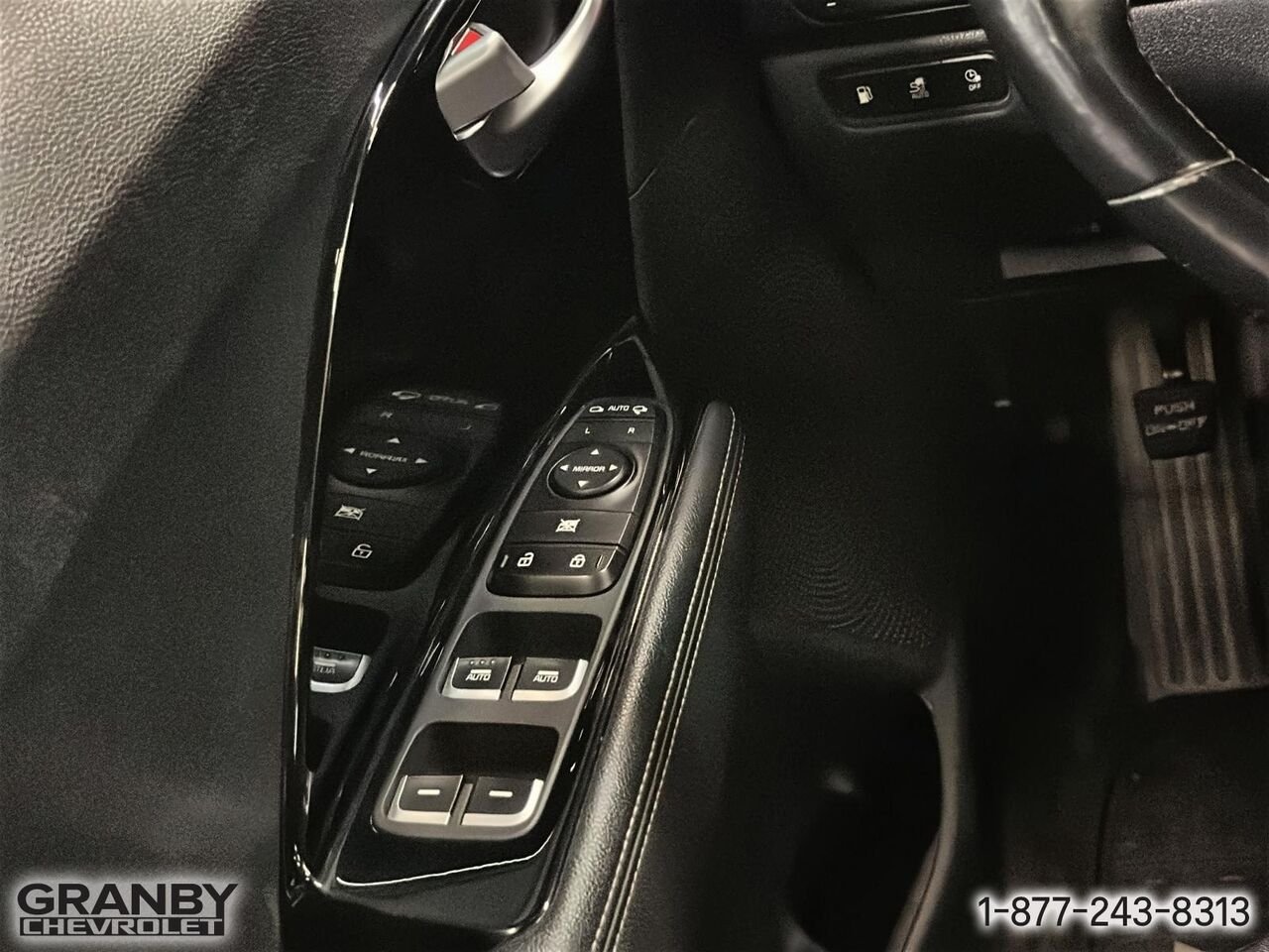 2022 Kia Niro Plug-in Hybrid EX TA | 25-0919B Red Granby - photo #13