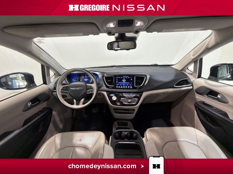 Chrysler Pacifica 2017 Noir Saint-Eustache - photo #15