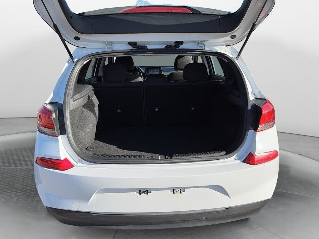 Hyundai Elantra GT GL 2018 Blanc Baie-Comeau - photo #5